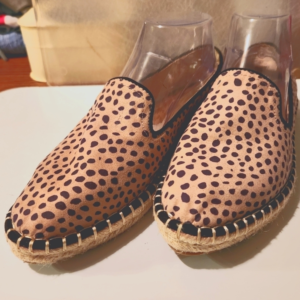 Universal Thread faux suede‎ leopard print espadrille flats size 8